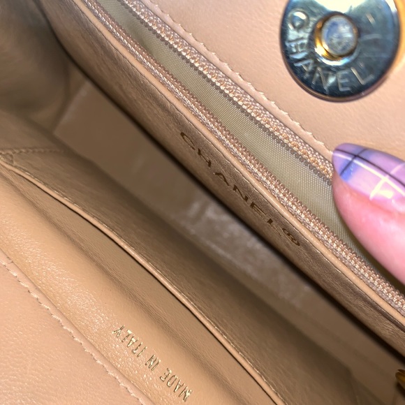 Chanel Vintage Camellia Clutch - Picture 4 of 8